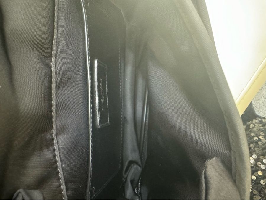 YSL NIKI 小號 尼龍黑色郵差包 23年 尺寸約21x15-12