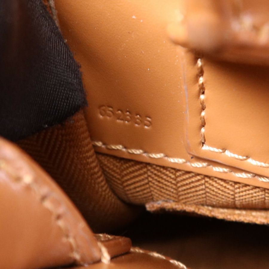 LOEWE 牛皮皮革Standard A5 Tote金扣手挽肩背兩用袋-7