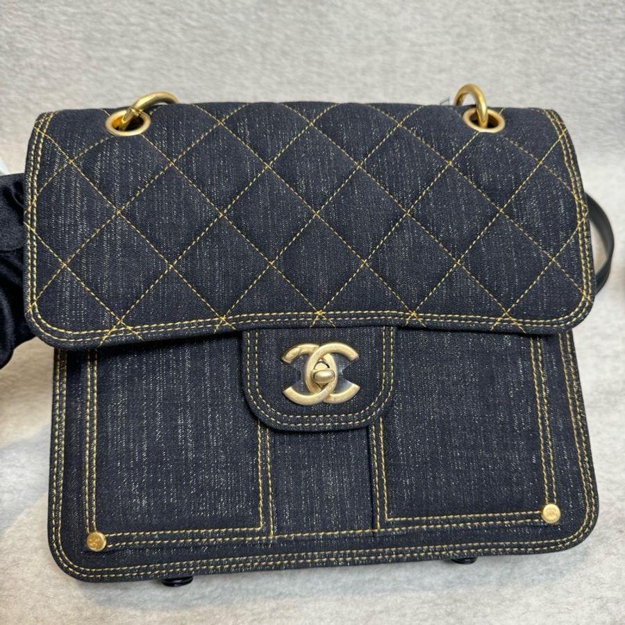Chanel 23S 手柄雙肩包 黑色牛仔芯片開金扣-0