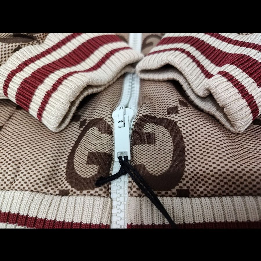 Gucci FW22 Colorblock Bomber Sports Jacket for Men Multicolor 693022
Jumbo GG LOGO 拼接運動飛行拉鍊夾克外套 全新-10