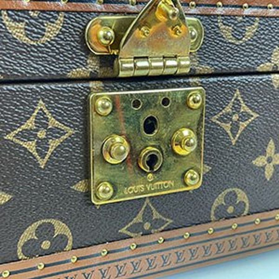 *奢華大道國際精品*【L3370】LV原花 Coffret Trésor 24 硬殼月光寶盒 M47003-5