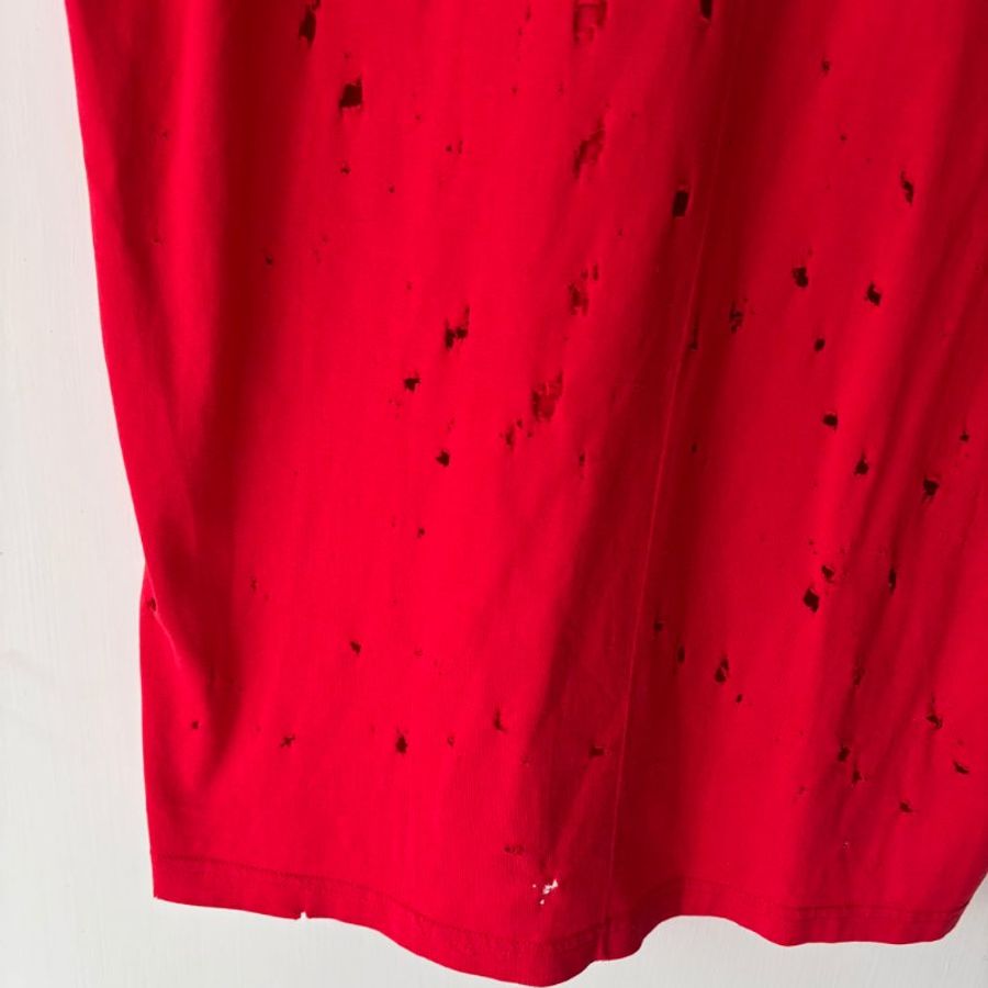 出清降價不議::GIVENCHY:: 紀梵希 紅色洞洞上衣 仿舊T-Shirt-8