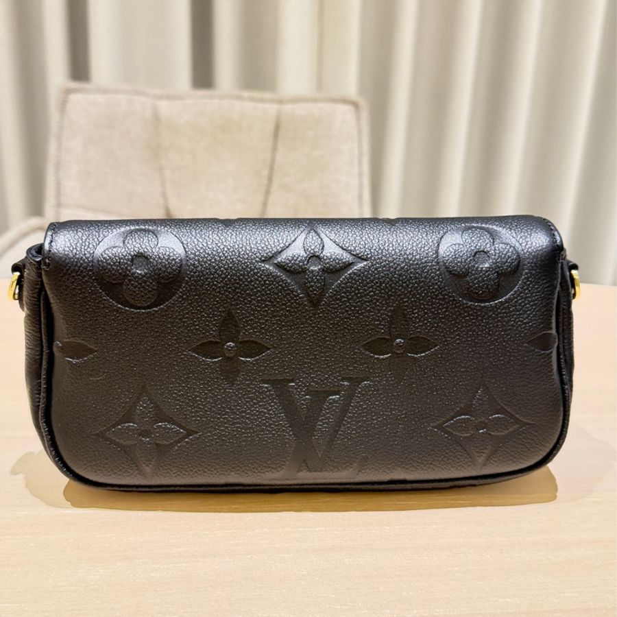 全新-LV Louis Vuitton 黑色 Empreinte 壓紋真皮腋下包-11