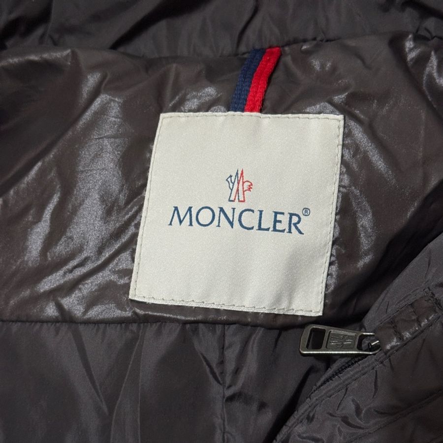 MONCLER 經典四口袋 M65 羽絨外套(可拆式連帽羽絨衣)-2