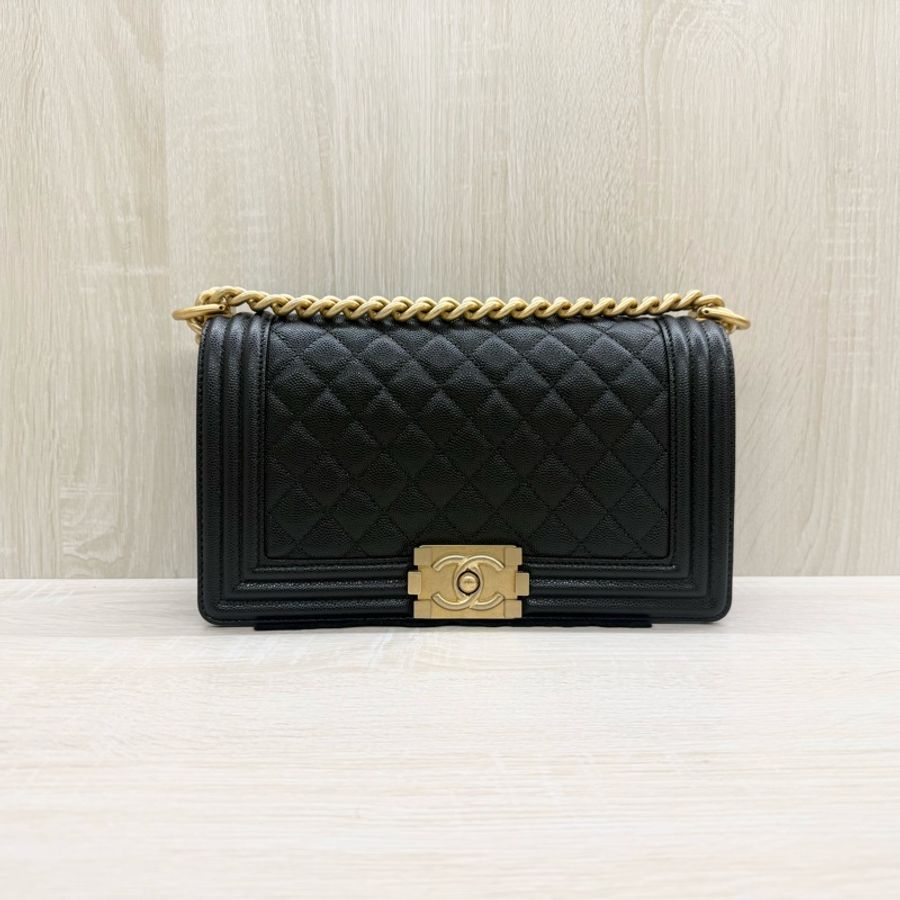 CHANEL黑金荔枝牛皮BOY側背包/A67086-2