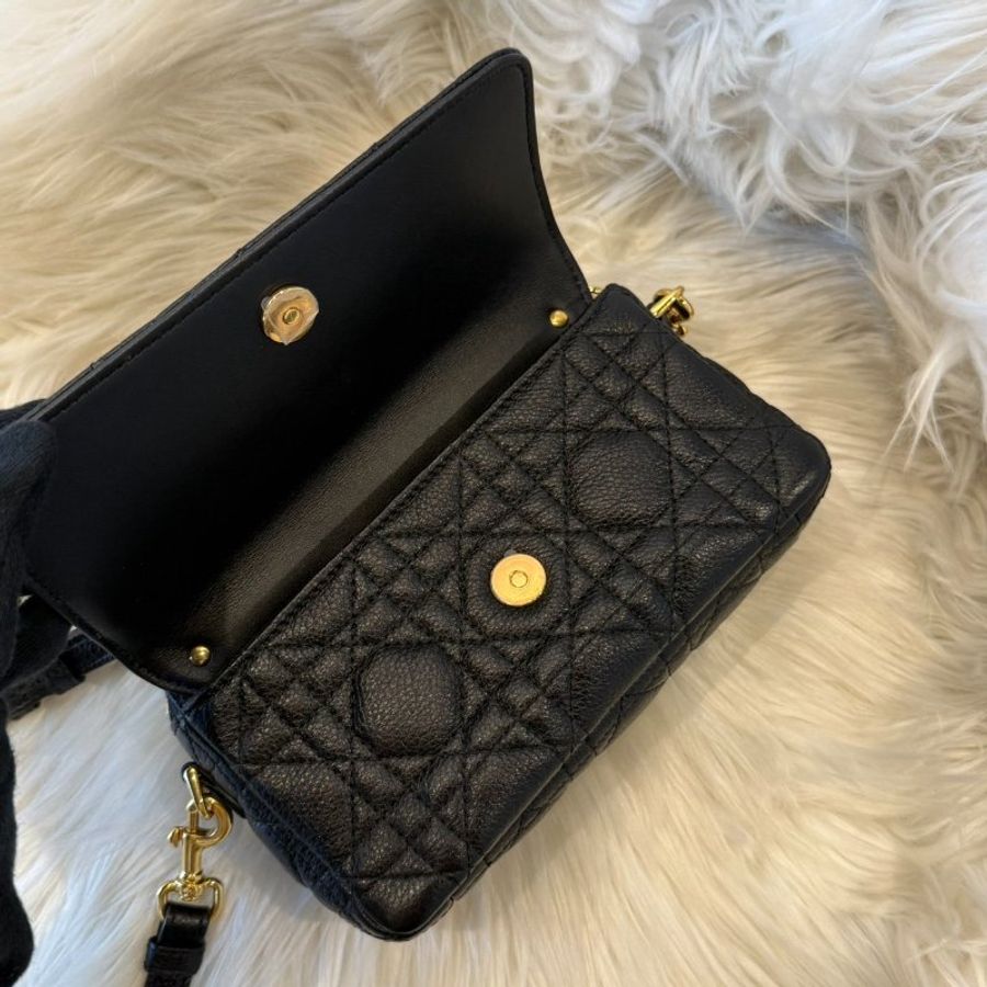 Dior Caro Pouch 斜背包 黑色金扣-4