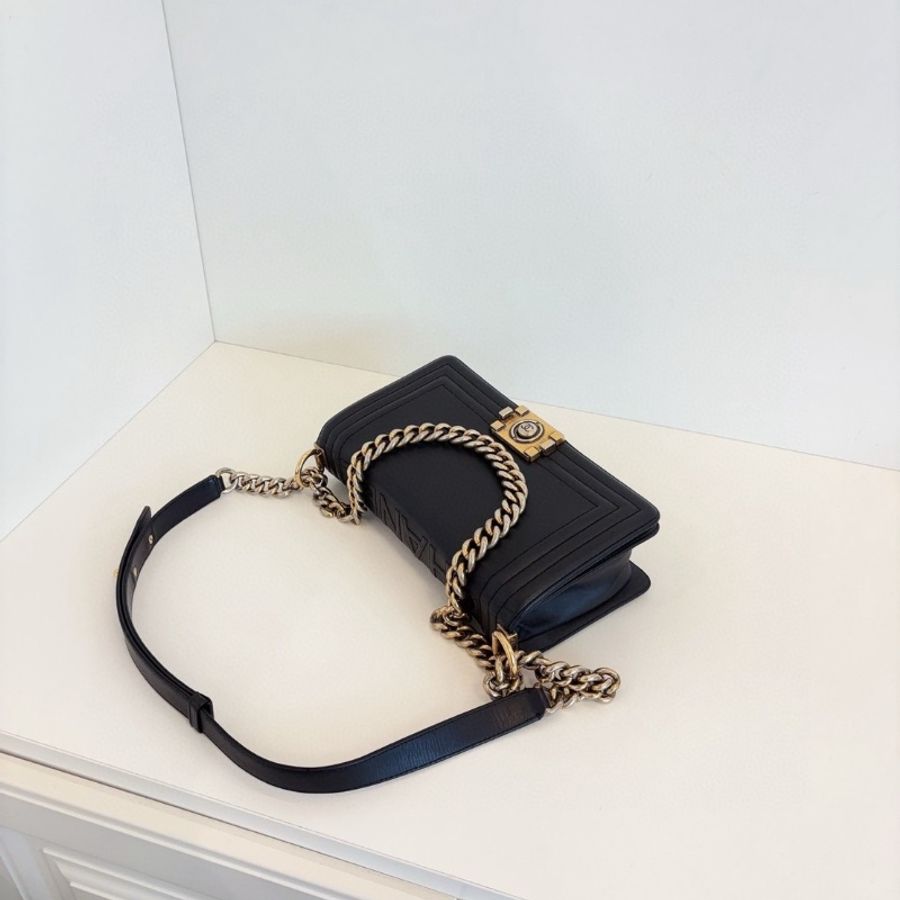 Chanel Leboy 黑金 牛皮 浮雕字母logo 中號  25*14*6 98新配件塵袋-3