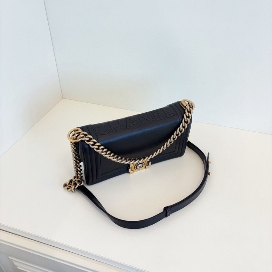 Chanel Leboy 黑金 牛皮 浮雕字母logo 中號  25*14*6 98新配件塵袋-6