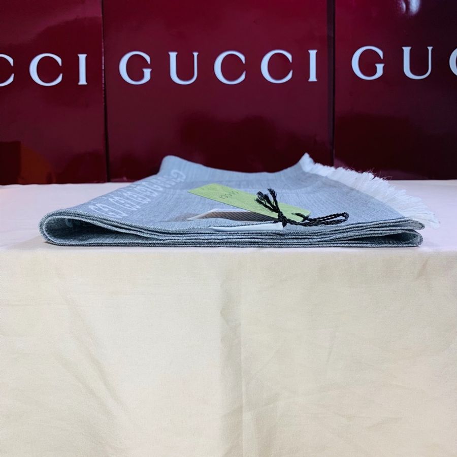‼️全台最甜 全新含吊牌 Gucci 古馳 淺灰老花滿版雙色 羊毛圍巾 披肩-6