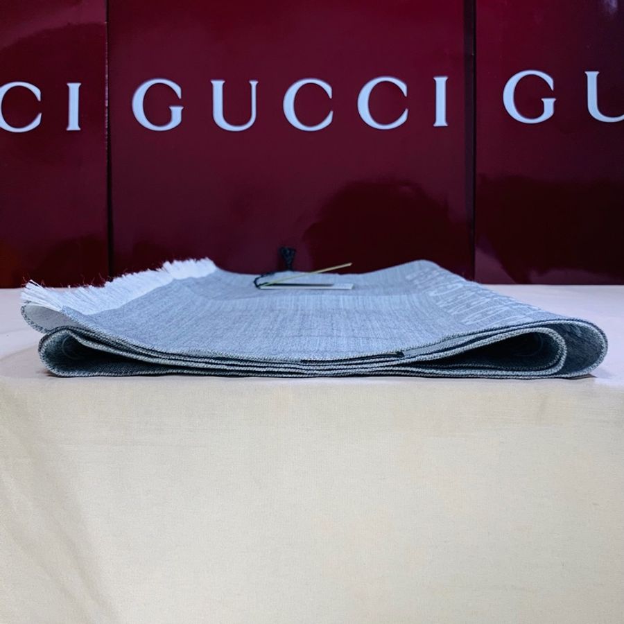 ‼️全台最甜 全新含吊牌 Gucci 古馳 淺灰老花滿版雙色 羊毛圍巾 披肩-7