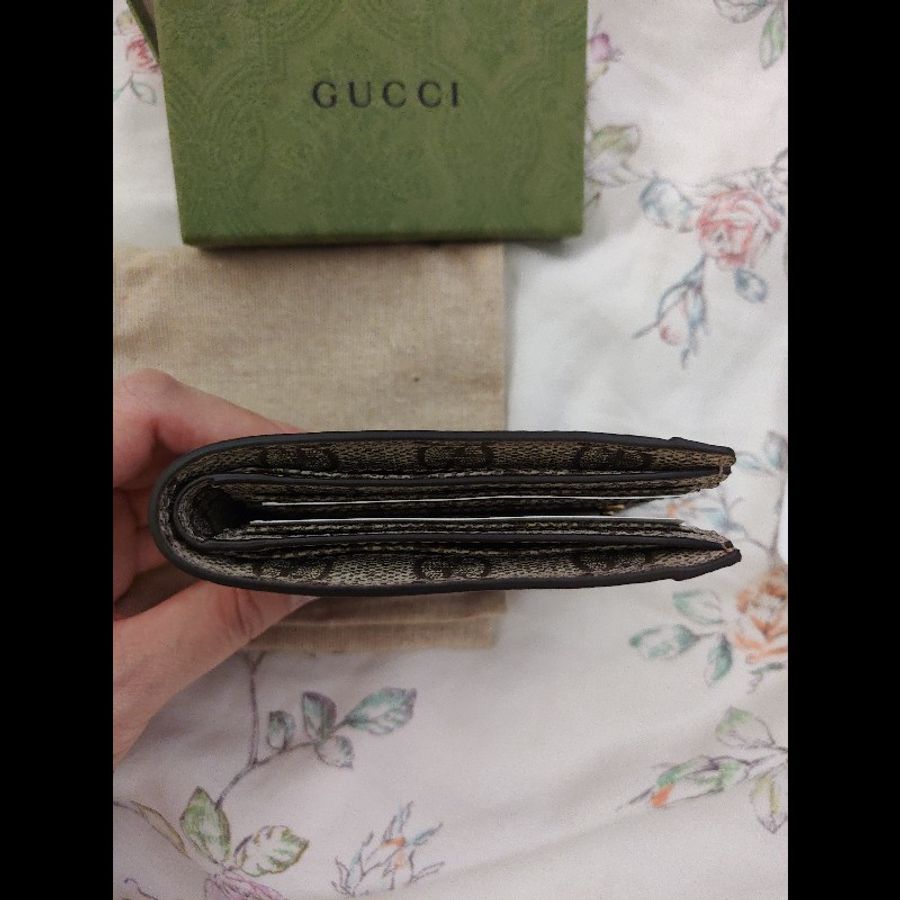 GUCCI 方格紋金色雙G扣式酒紅色短夾-4