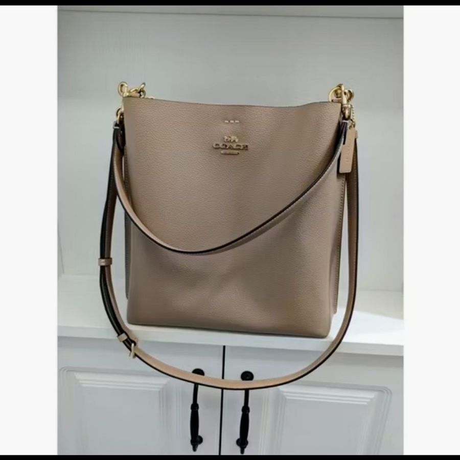 近全新 COACH 金馬車牛皮革手提/斜背水桶包 撞色 奶茶色 香檳色 經典 澳洲帶回 附吊牌-8