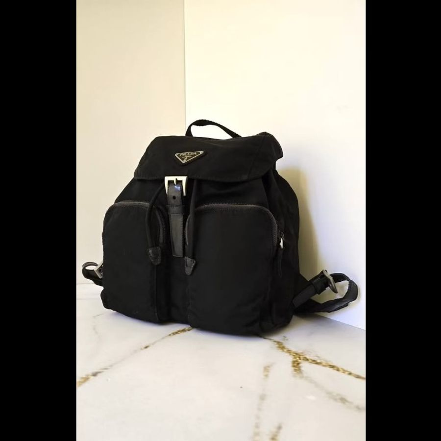 【LA LUNE】絕版古董品 Prada黑色銀標尼龍雙肩包 後背包 背囊 中古包 二手包-2