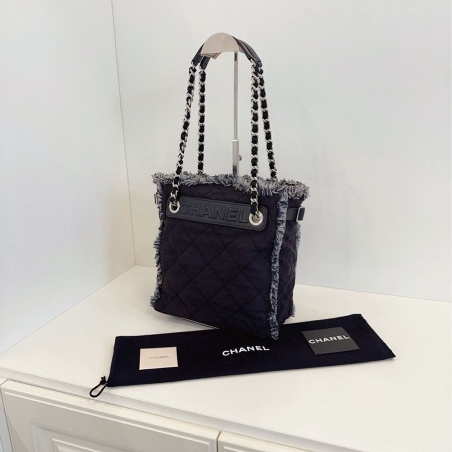 ✨Chanel 黑銀降落傘沙灘包 小號 浮雕logo 98新🖤-3