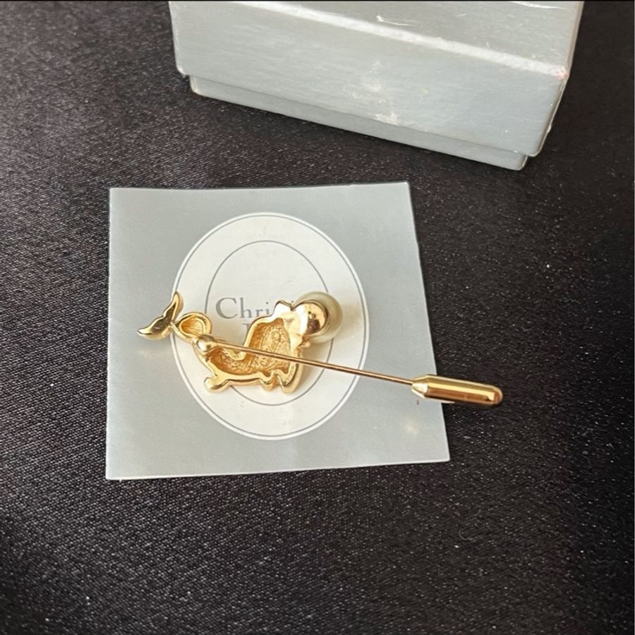 【全新✨ 全網最低價!】Dior 金色 珍珠胸針 (下單前先詢問庫存❗️)-4