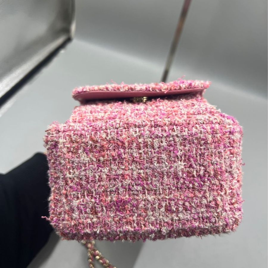 【少女心爆棚😍可愛小書包💖全網最低價】Chanel 粉色粗花呢 雙肩Mini迷你包 24P 芯片款-7