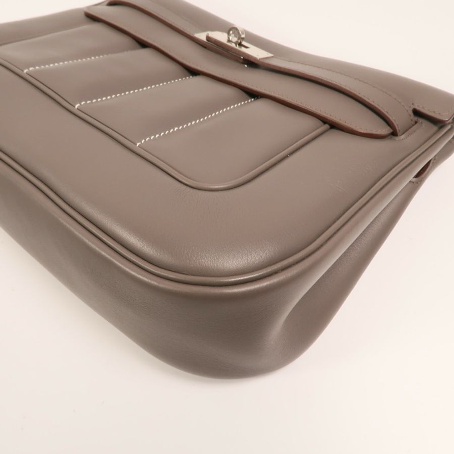 HERMES Swift皮革Berline 28銀扣肩背袋Etain-11