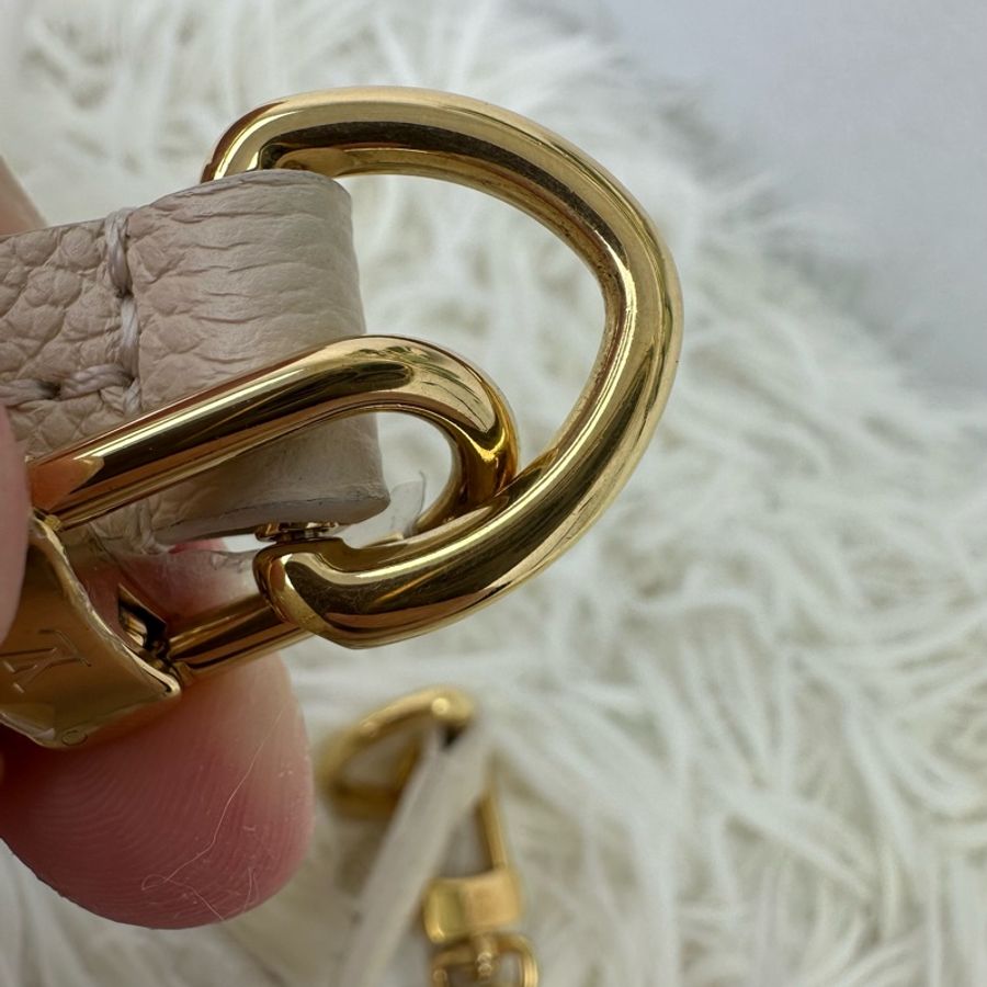 LV BACKUP 奶油色真皮壓紋背包 晶片款 2025年-7