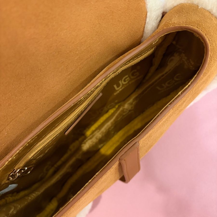 UGG毛毛斜背肩背馬鞍包-2
