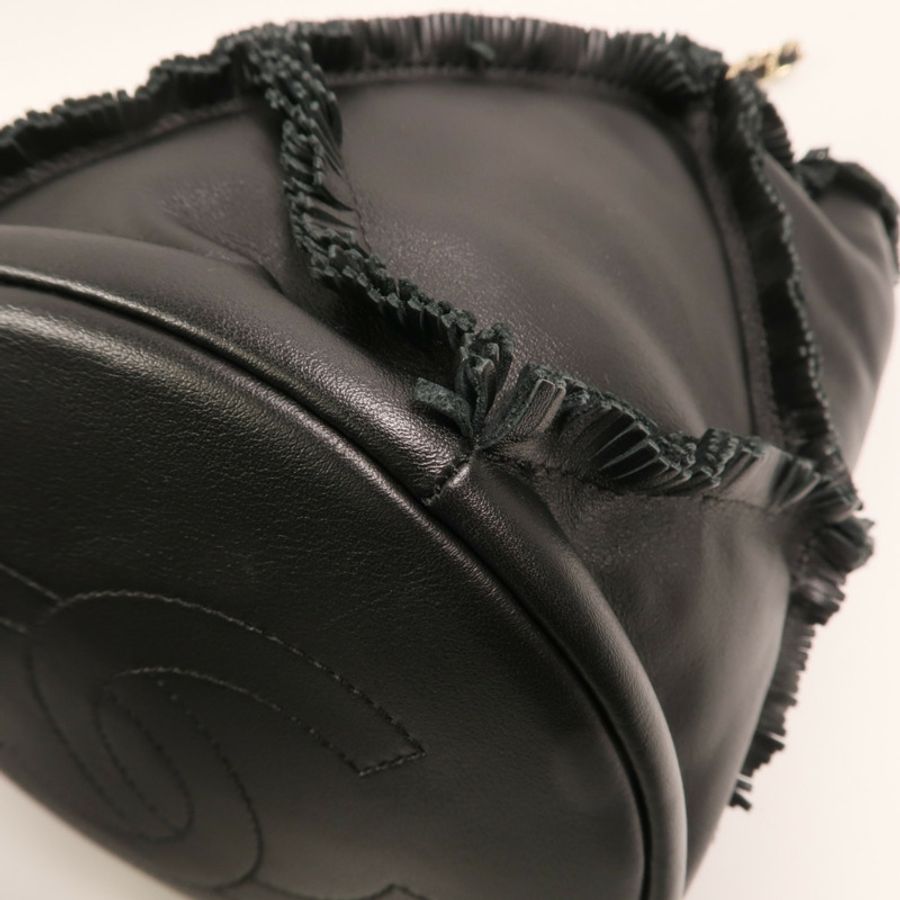 CHANEL 牛皮皮革Bucket Bag金扣鏈帶肩背袋-10