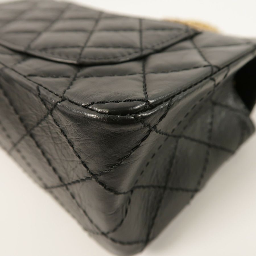 CHANEL 牛皮皮革2.55 Mini金扣鏈帶肩背袋-12