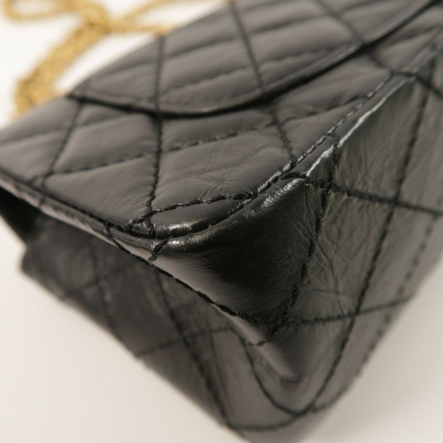 CHANEL 牛皮皮革2.55 Mini金扣鏈帶肩背袋-13