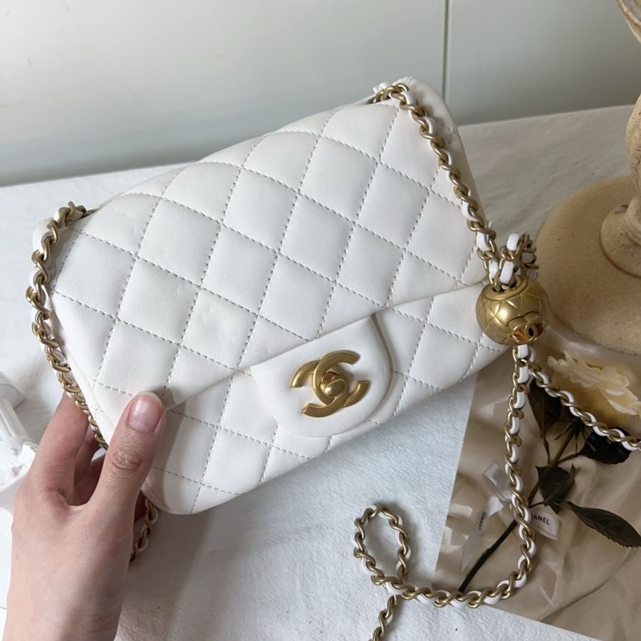 ෆ Chanel 白色金球方胖-5