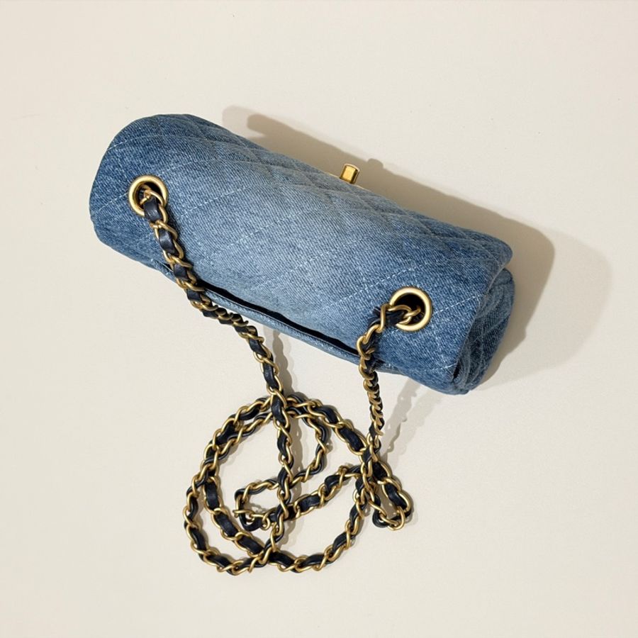914intheair精品代購『限量品閒置』Chanel 香奈兒 mini coco 20口蓋包 漸層牛仔 大mini CF 20cm classic flag牛仔包-6