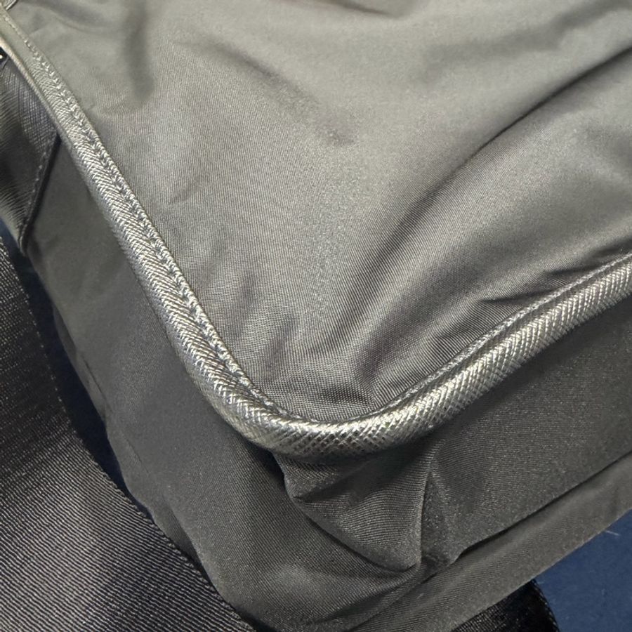 PRADA 2VD768尼龍肩背包 只背過一次-8