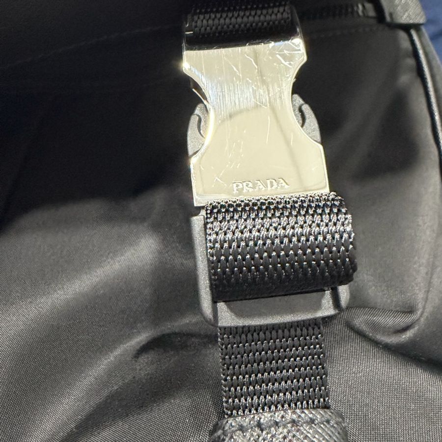 PRADA 2VD768尼龍肩背包 只背過一次-16