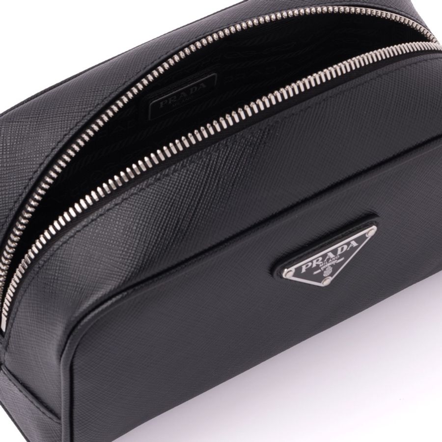 Prada 男士 Saffiano手拿包均碼碼長：19cm、寬：7.5cm、高：9cm-1