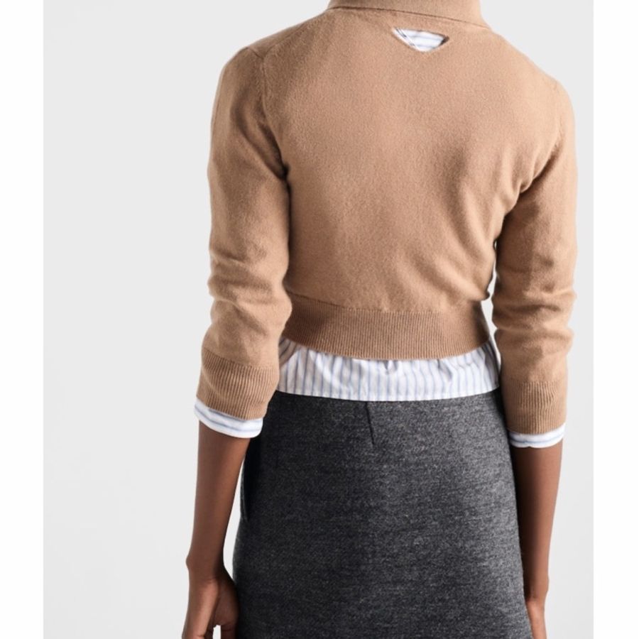 Prada 女士 羊絨Polo衫IT-36 IT-38 IT-40 IT-42 IT-44碼模特身高：177CM，穿著38碼。-1