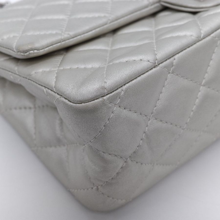 Chanel 香奈兒  2.55 Reissue 銀色金屬感 羊皮 肩背包 斜背包 翻蓋包-6