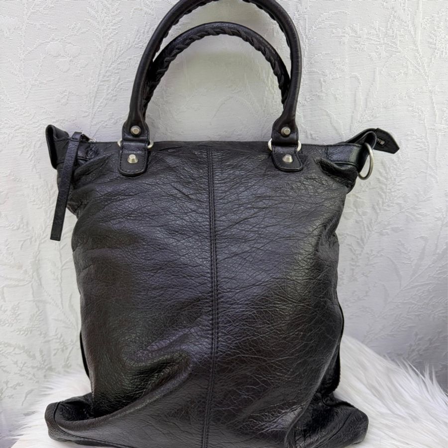 BALENCIAGA Agneau Classic Hardware Square Tote Black-1