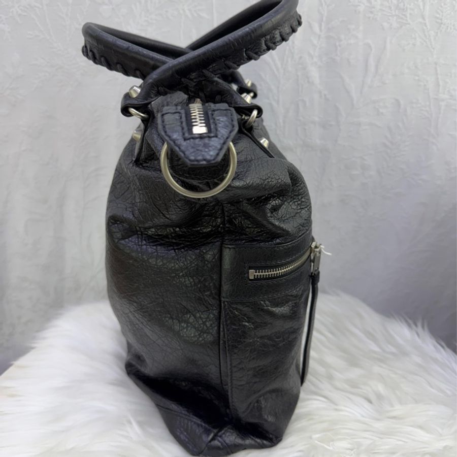 BALENCIAGA Agneau Classic Hardware Square Tote Black-3