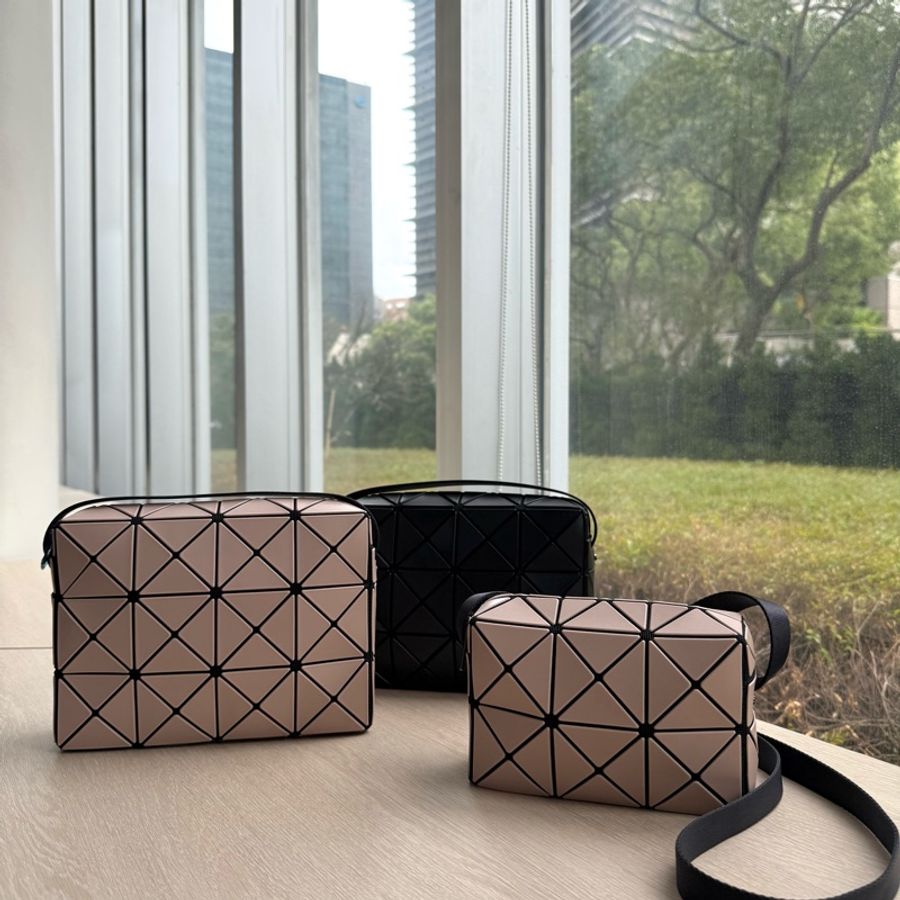 三宅一生 Issey Miyake Bao Bao 邱比特 大顆 霧黑色 全新-0