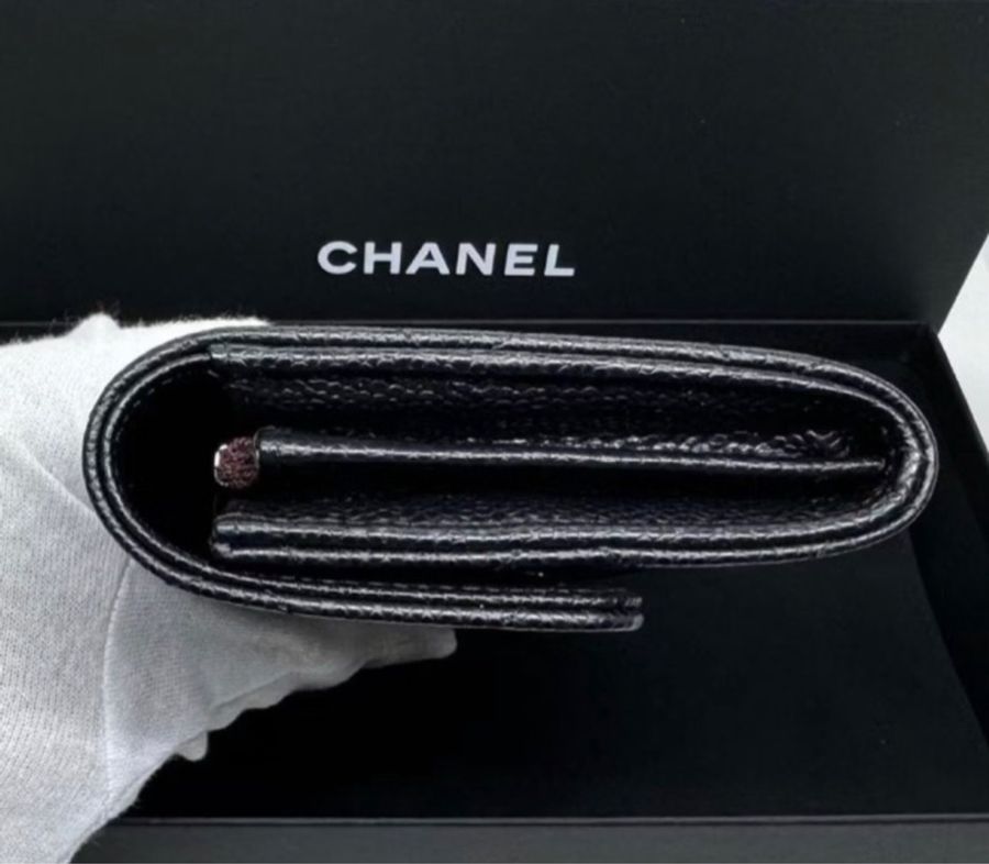 CHANEL經典雙 C LOGO 黑色荔枝牛皮金釦翻蓋長夾 發財包-11
