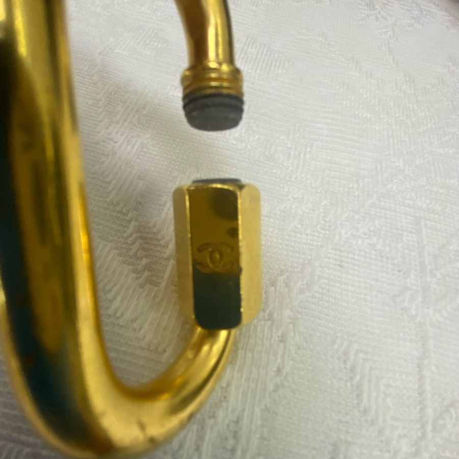 這是一個 Chanel 復古1990 年代黃銅鎖扣造型鑰匙圈-7