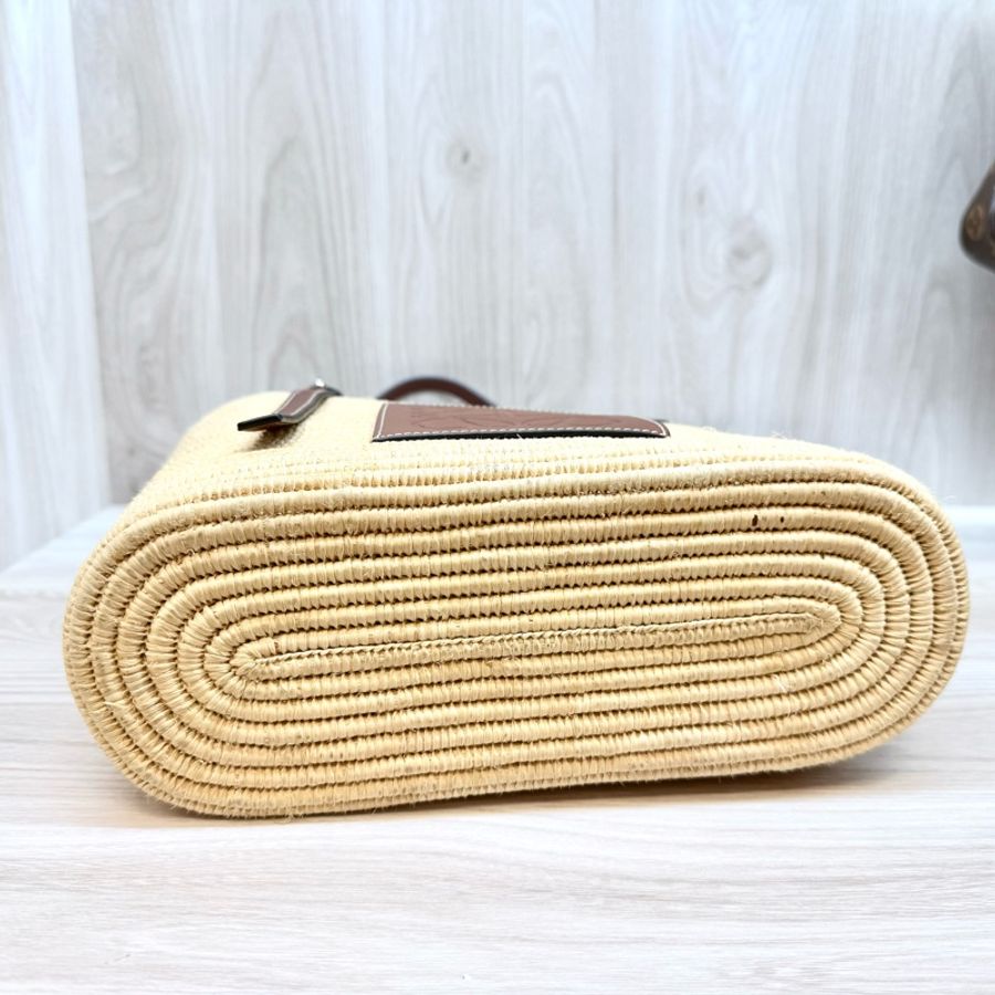 LOEWE夏日季節必備☀️拉菲草編織肩背包A223099-6