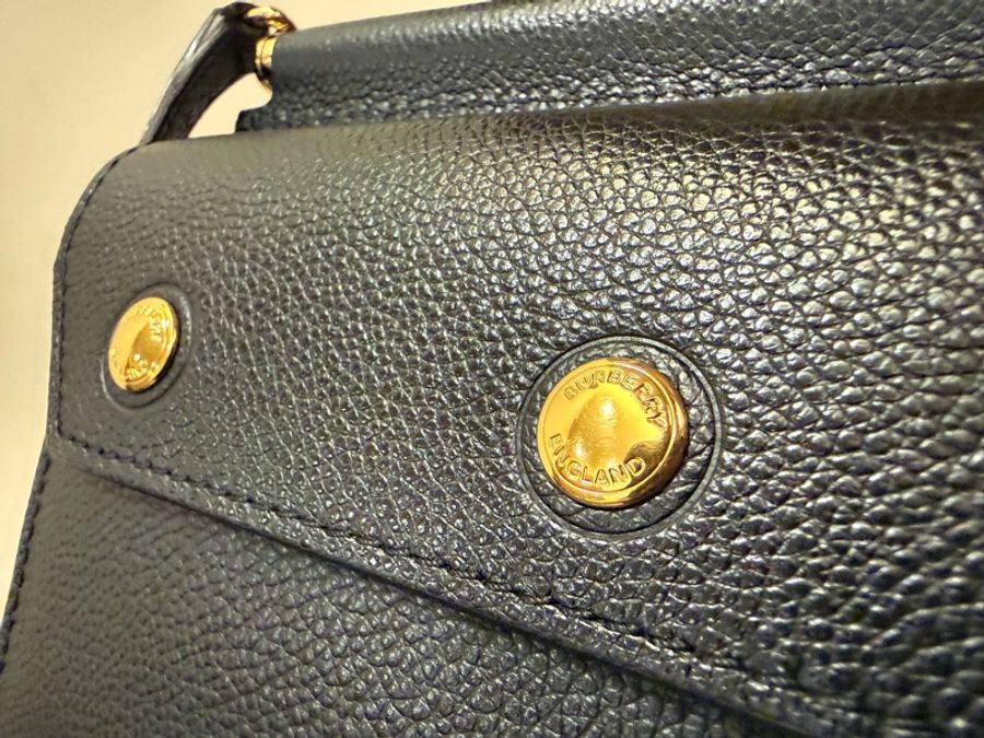 BURBERRY Title系列 牛皮製 雙面郵差斜挎包/單肩包-35