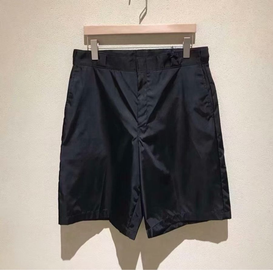 Prada 黑色 三角標尼龍短褲 #44 46 52-0