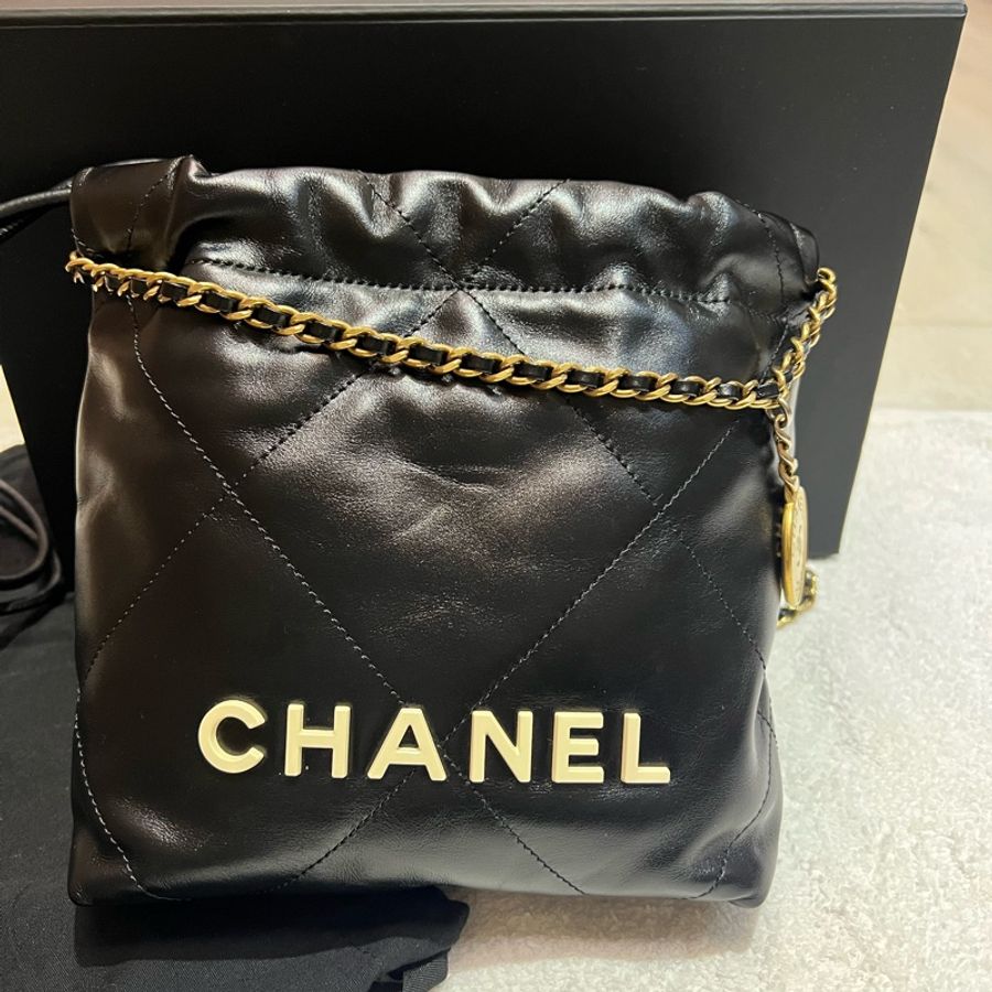 Chanel 香奈兒22 minibag有購證 2024購入稀有白字黑金-0
