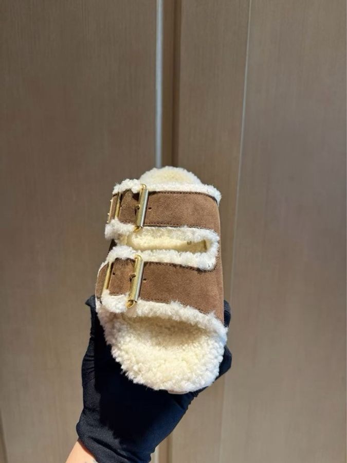 Prada三角標毛毛拖鞋 卡其色 四季可穿-1