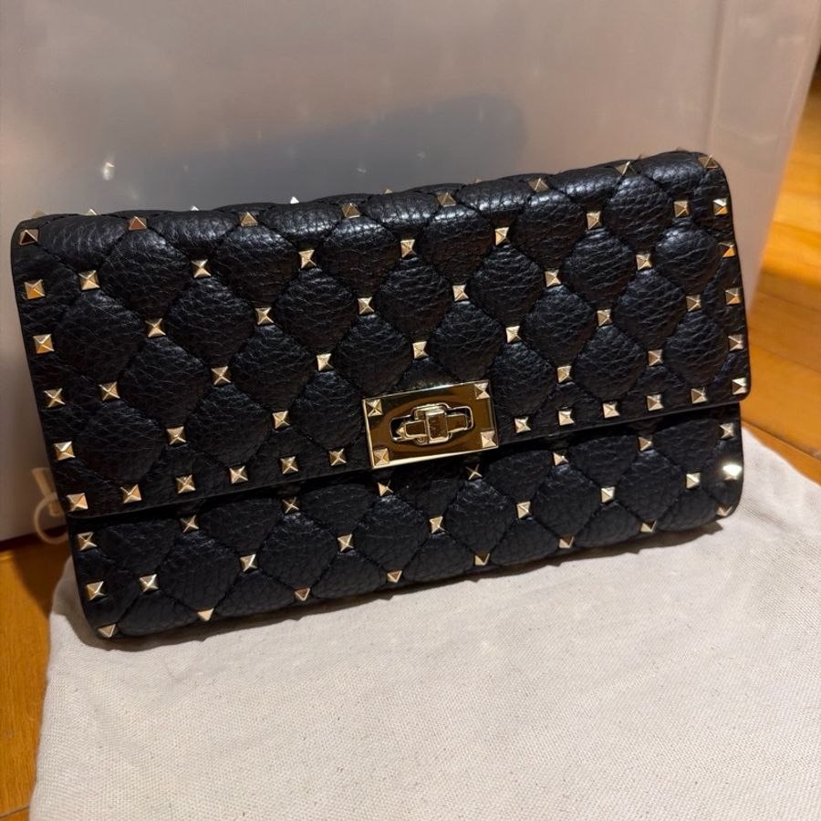 VALENTINO Rockstud Spike 黑色手拿包|鉚釘|金扣|晚宴包|小羊皮|近新-0
