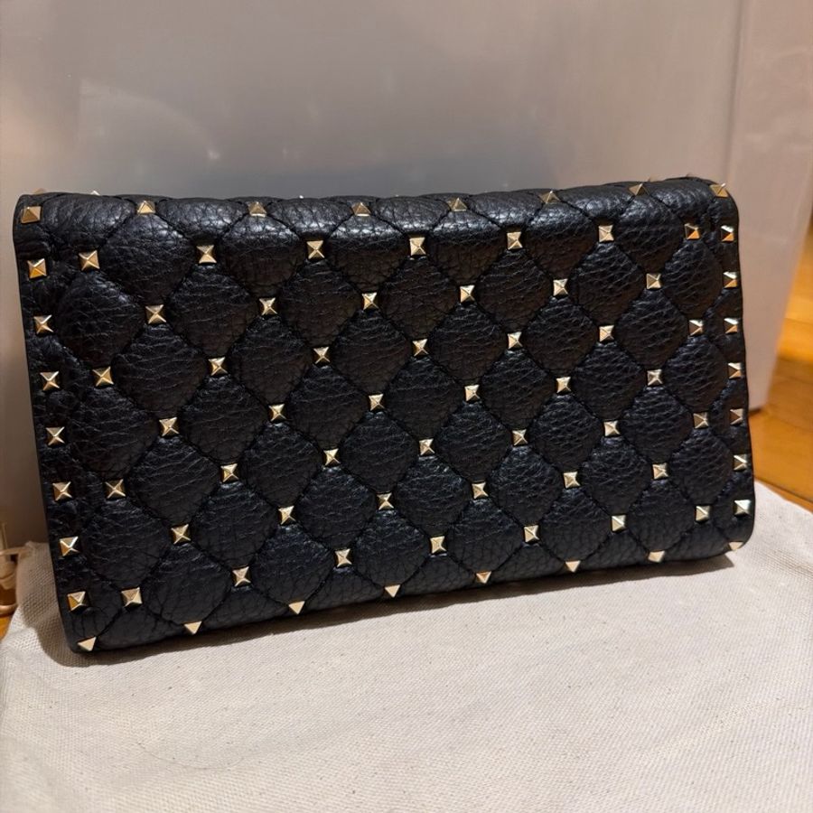 VALENTINO Rockstud Spike 黑色手拿包|鉚釘|金扣|晚宴包|小羊皮|近新-1
