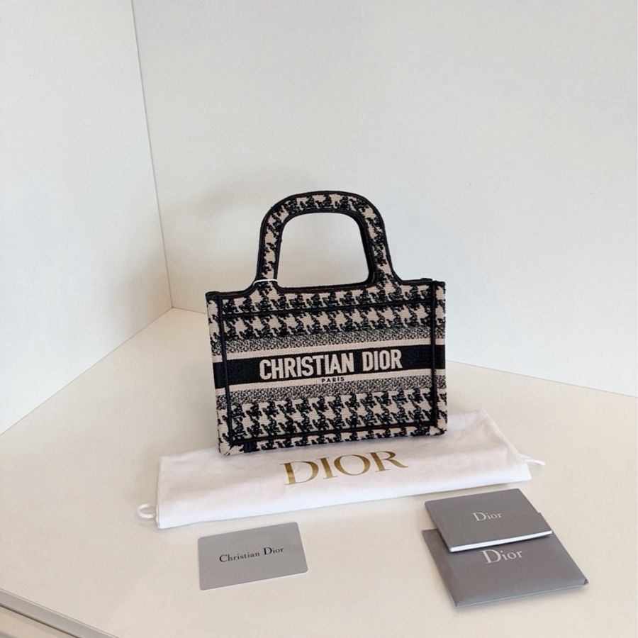 Dior迪奧 限量千鳥格紋刺繡mini Tote 橫版手提小琴譜-0