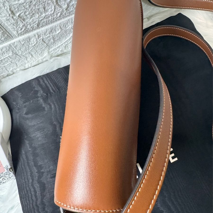 Celine Folco Cuir Triomphe 斜背包-13