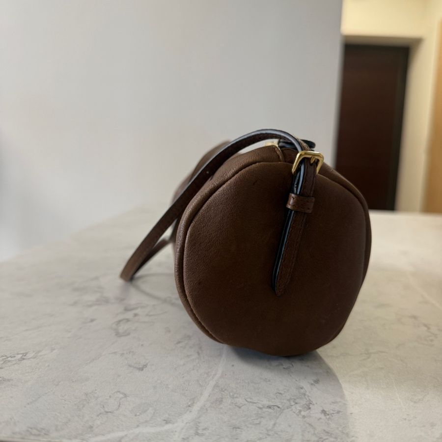 Miumiu圓筒化妝包(全新)-3
