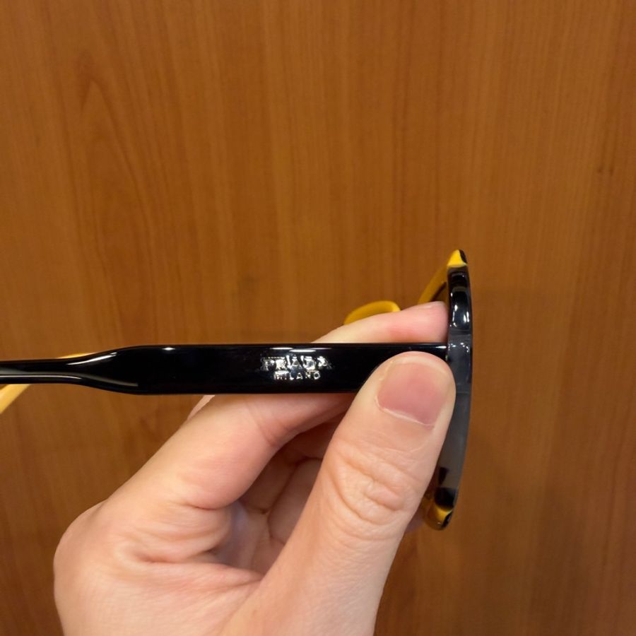 Prada 黑芥末黃膠框琥珀太陽眼鏡-1