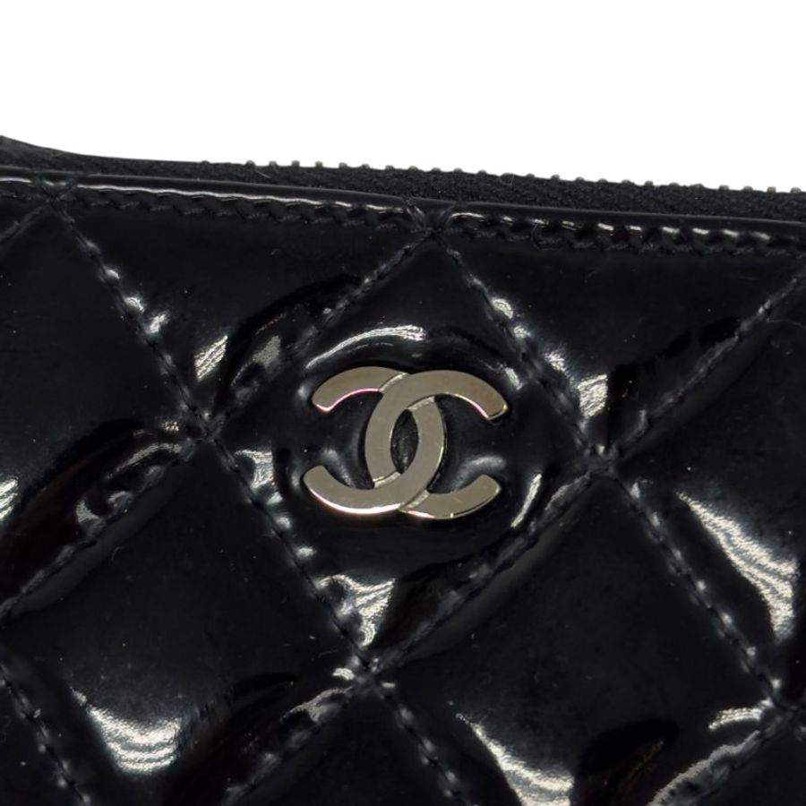 CHANEL CC 漆皮 拉鏈小包-3
